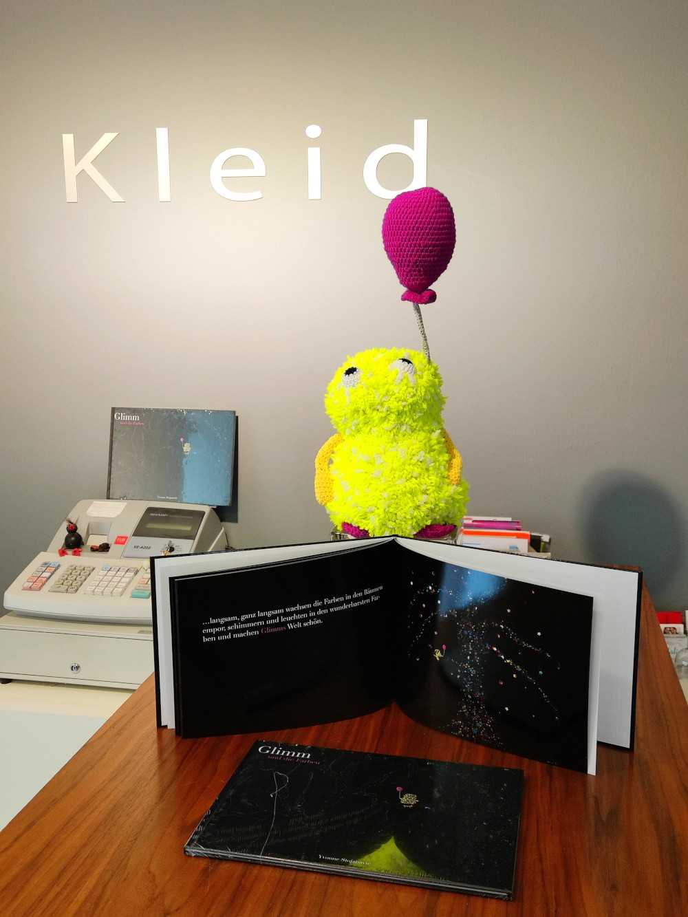 Glimm im Laden Kleid, Einsiedeln